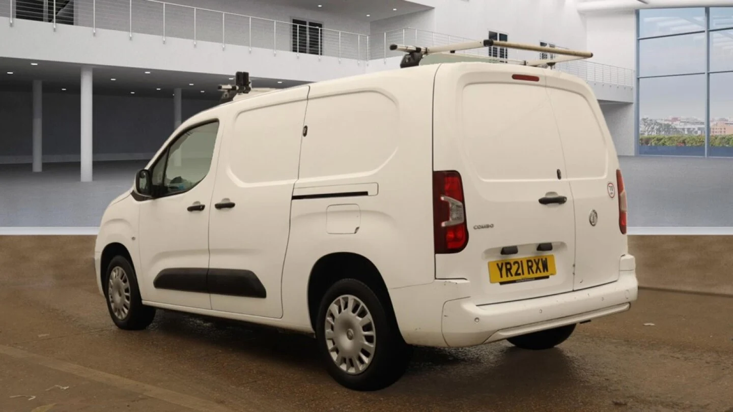 2021 Vauxhall Combo 1.5 Turbo D 2300 L2H1 Sportive β LWB | Air Con | Cruise | Sensors | Euro 6 | NO VAT - Thumbnail 5