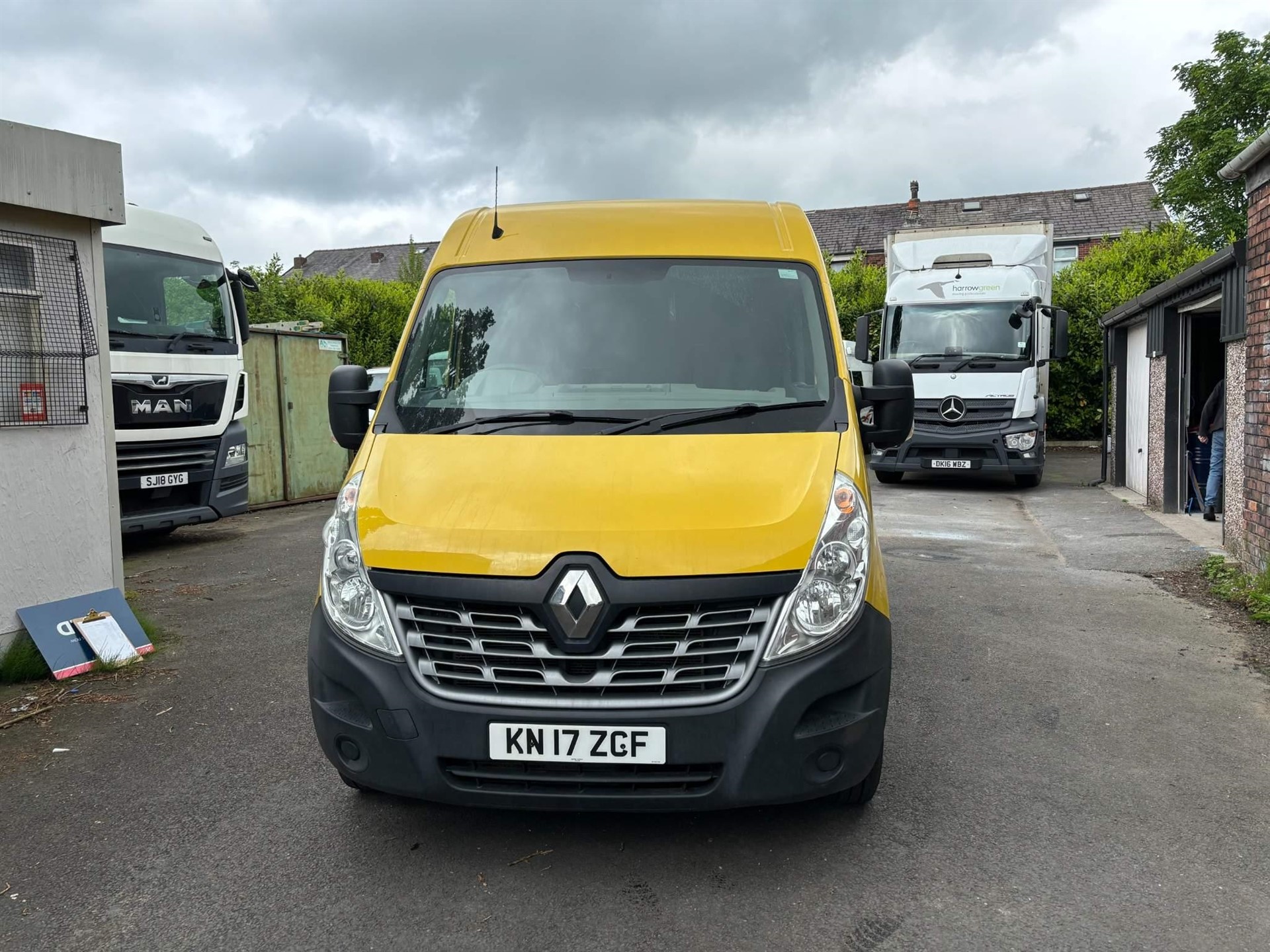 2017 Renault Master 2.3 dCi 33 Business MWB (Euro 6)
