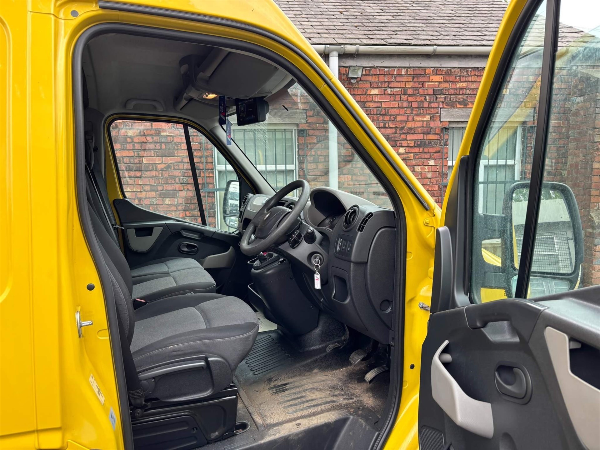 2017 Renault Master 2.3 dCi 33 Business MWB (Euro 6) - Thumbnail 6